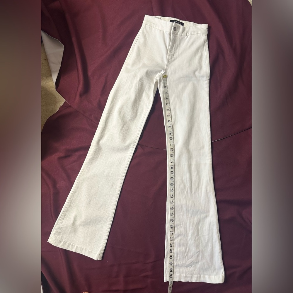 J BRAND- White Flared Pants SUMMER ready!!